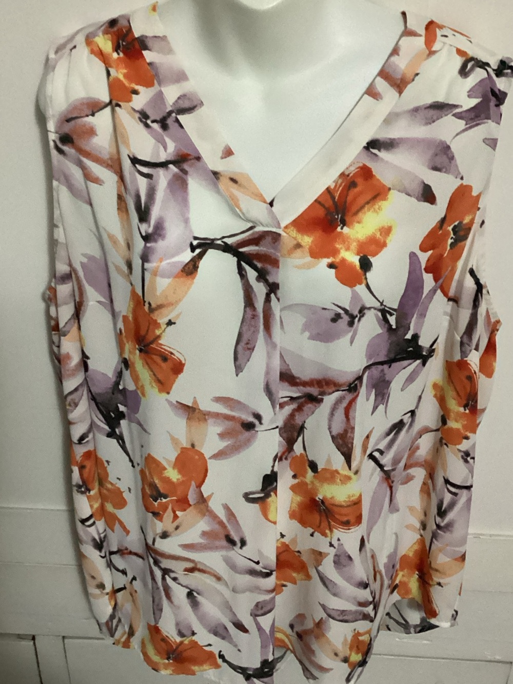 EVRI White Floral V-Neck Sleeveless Top with Orange and Purple Print size 1X